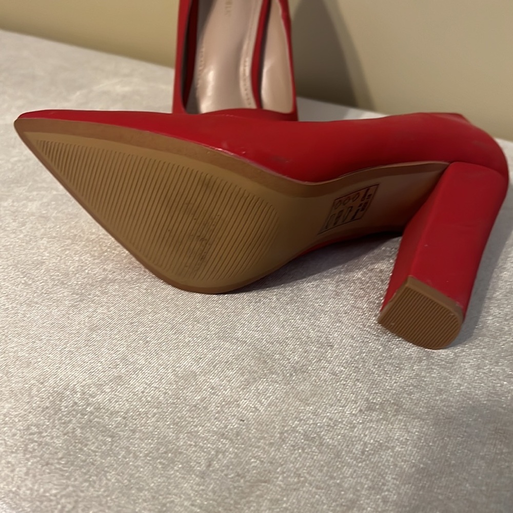 Red heels - Picture 4 of 4